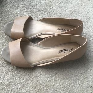 Lucky Brand flat sandals size 8